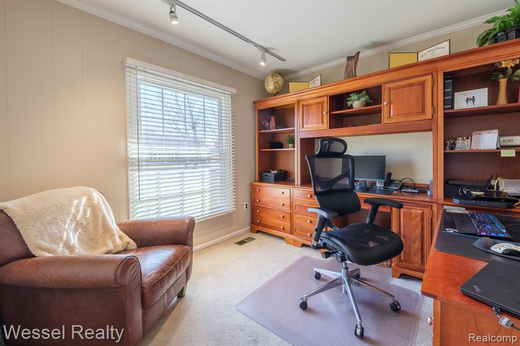 47829 BEN FRANKLIN Drive, Shelby Twp, MI 48315 — Photo 20