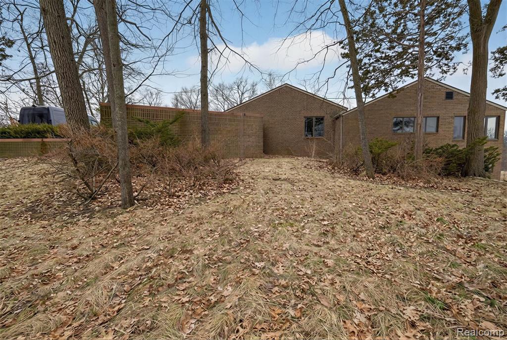 2551 Patterson Lake Road, Pinckney, MI 48169 — Photo 11