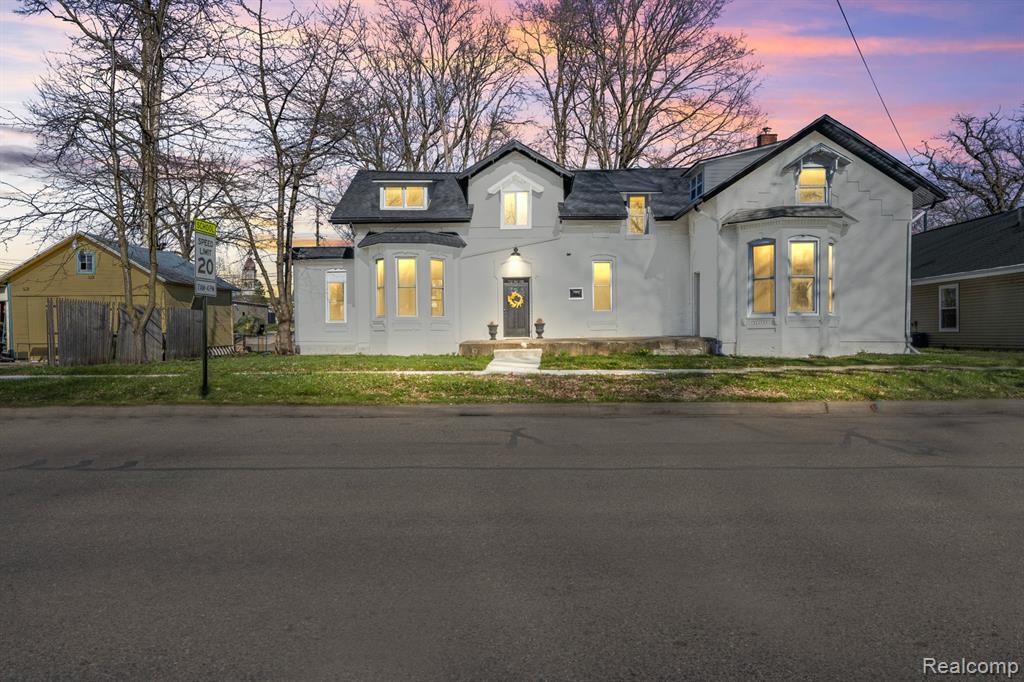 9 S WEST Street, Hillsdale, MI 49242 — Photo 2