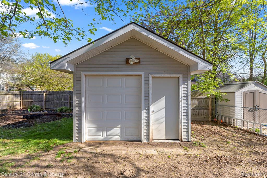 8095 S Huron River Drive, Ypsilanti, MI 48197 — Photo 37