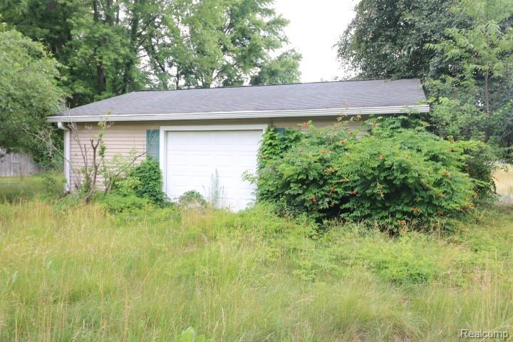 6048 N Lapeer Road, Fostoria, MI 48435 — Photo 17