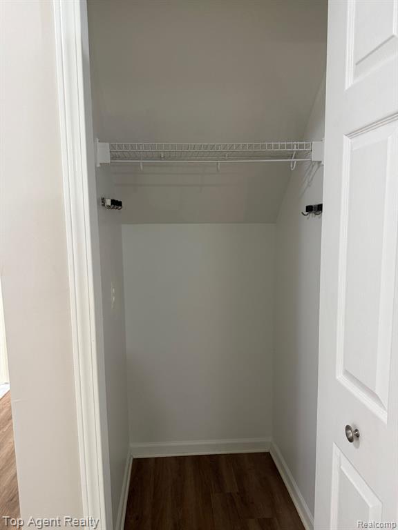 4184 Berkshire Drive, Sterling Heights, MI 48314 — Photo 12