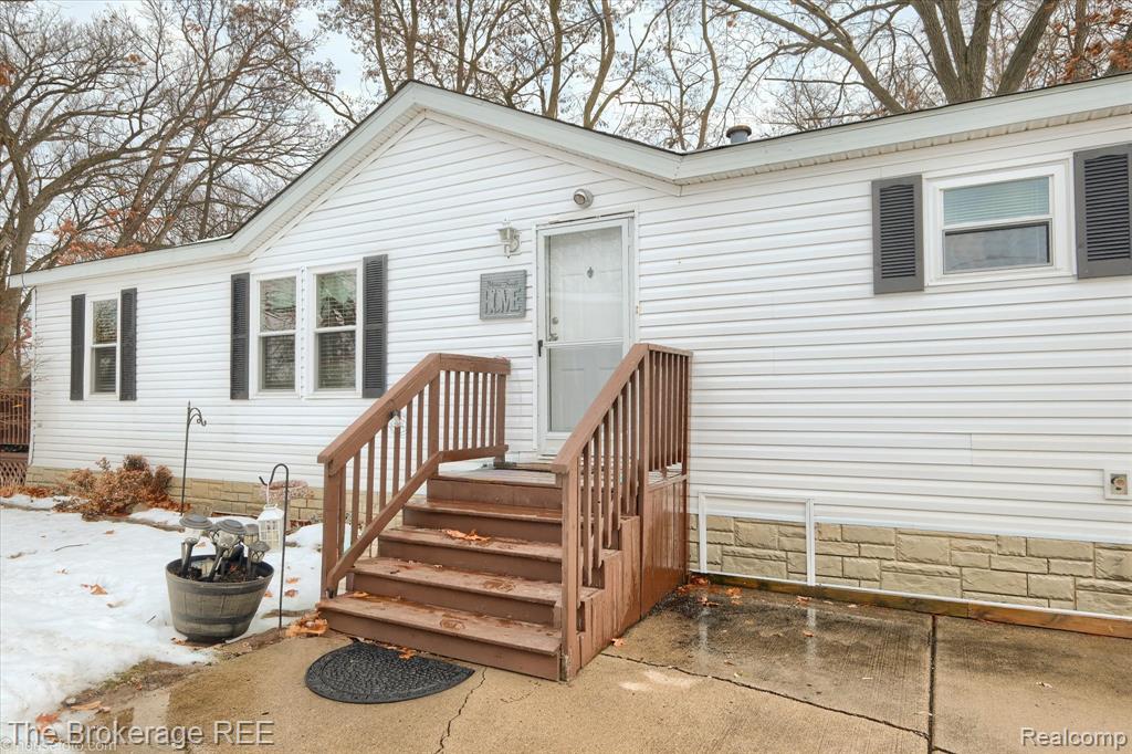 11 Crane Lake Drive, Linden, MI 48451 — Photo 4
