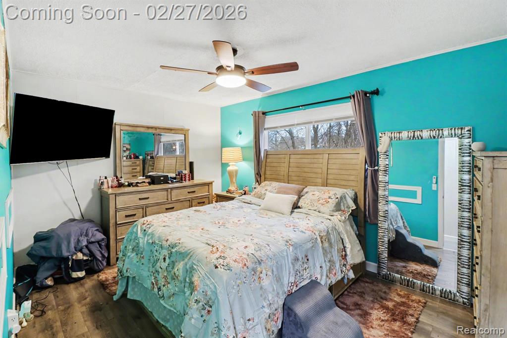 845 Crescent Lake Road, Waterford, MI 48327 — Photo 13