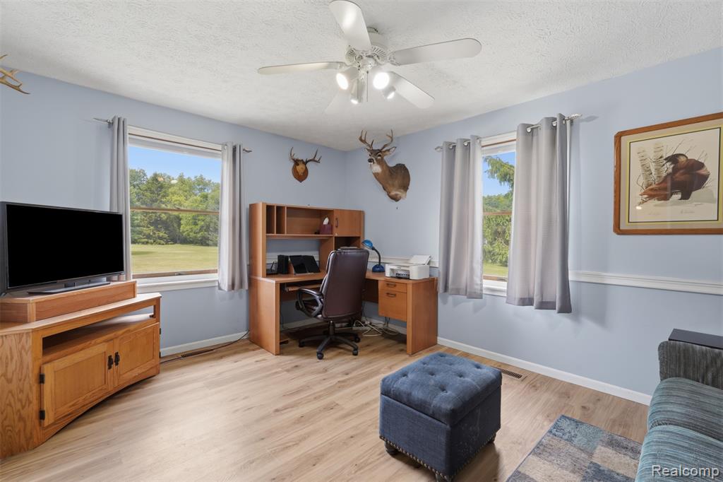 3843 Hooker Road, Pinckney, MI 48169 — Photo 18