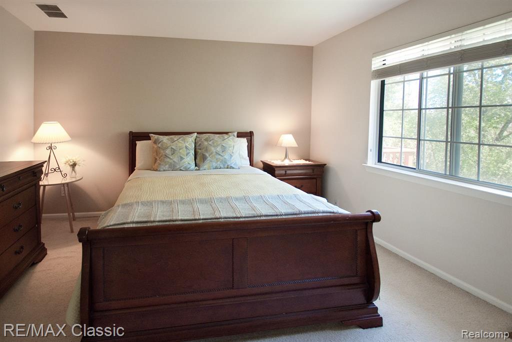 587 Winwood Circle, 20, Walled Lake, MI 48390 — Photo 23
