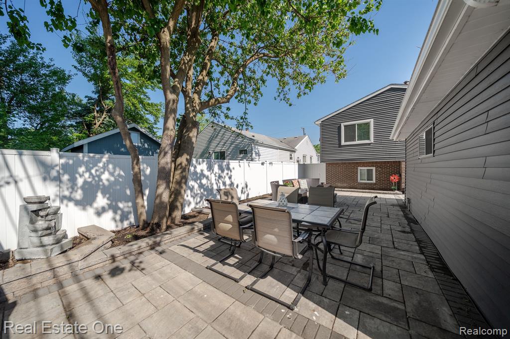 61 TECUMSEH Street, Clawson, MI — Photo 28