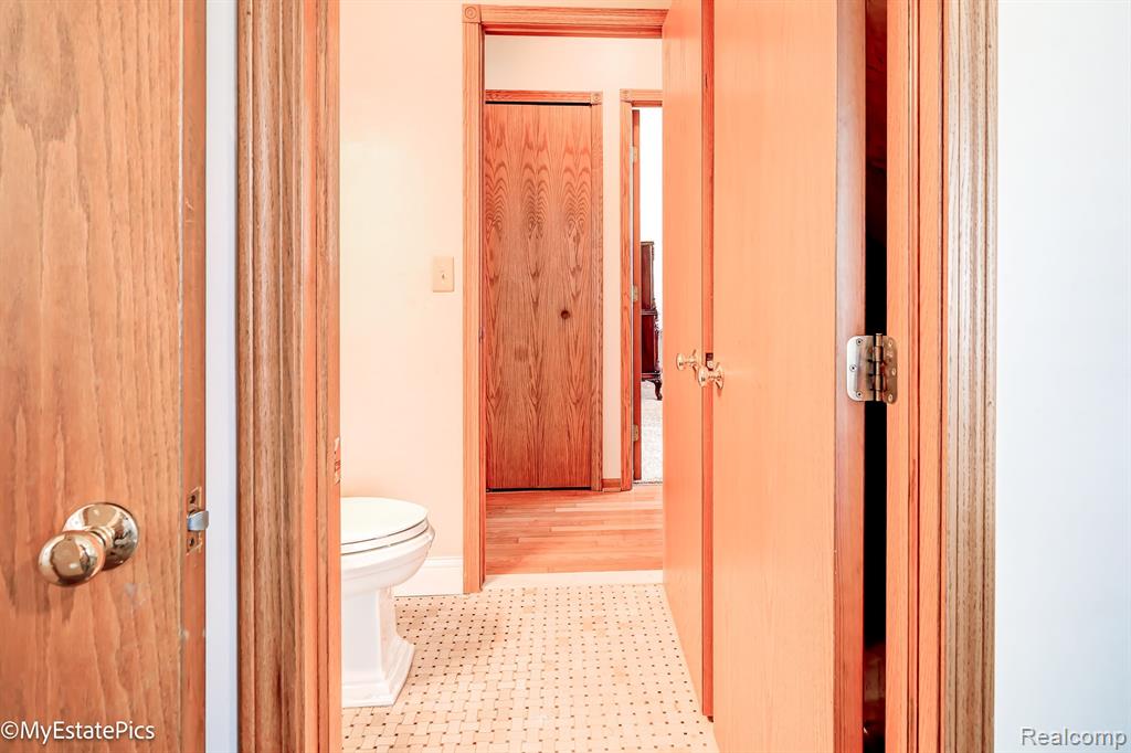 1807 PEBBLE CREEK Drive, Canton, MI 48188 — Photo 30