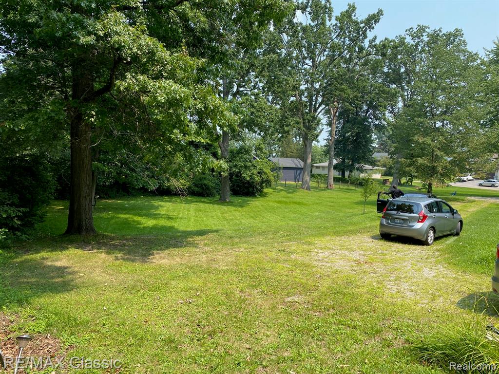 4094 Larchmoor Drive, Brighton, MI 48114 — Photo 4