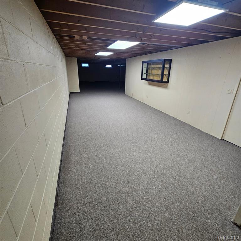 9233 SMITHS CREEK Road, Wales, MI — Photo 38