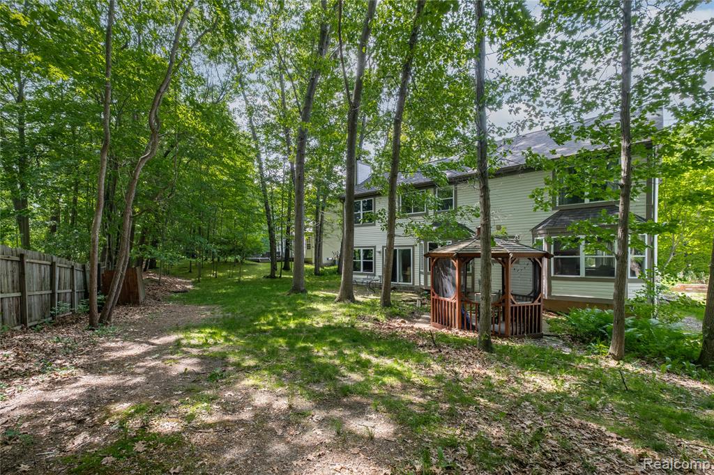 1250 Walloon Way, Lake Orion, MI — Photo 3