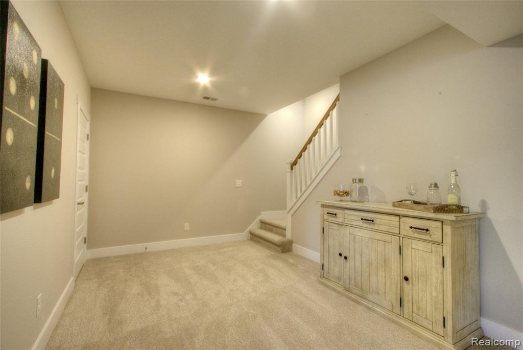 584 Round Rock Drive, Howell, MI 48843 — Photo 16