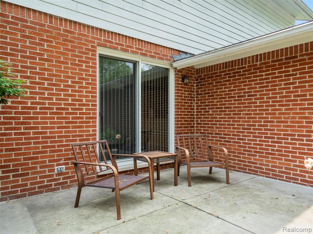 42712 Elizabeth Circle, Clinton Twp, MI 48038 — Photo 6