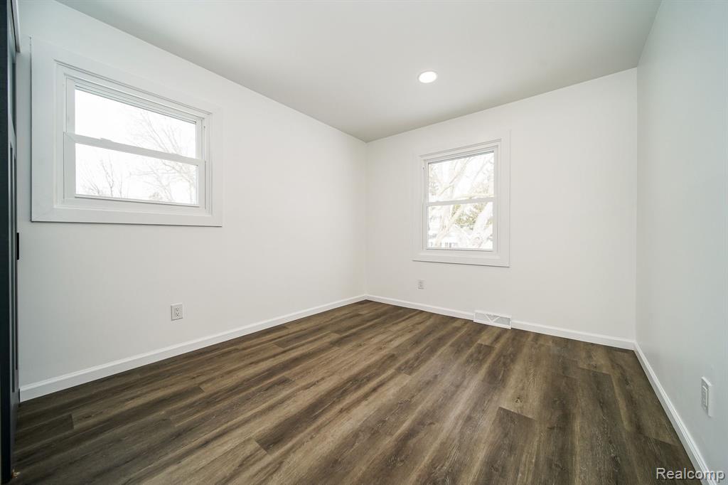 6522 ELLINWOOD Drive, White Lake, MI 48383 — Photo 41