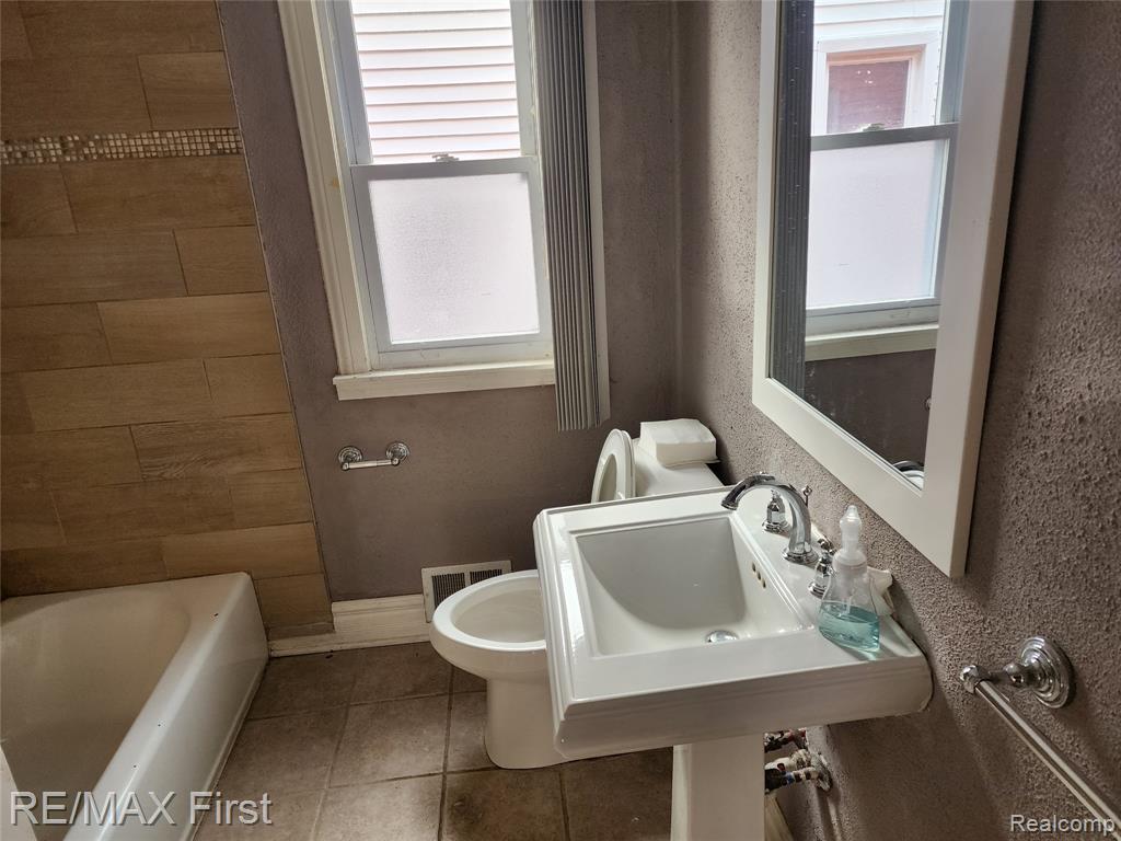 16161 Roselawn Street, Detroit, MI 48221 — Photo 20
