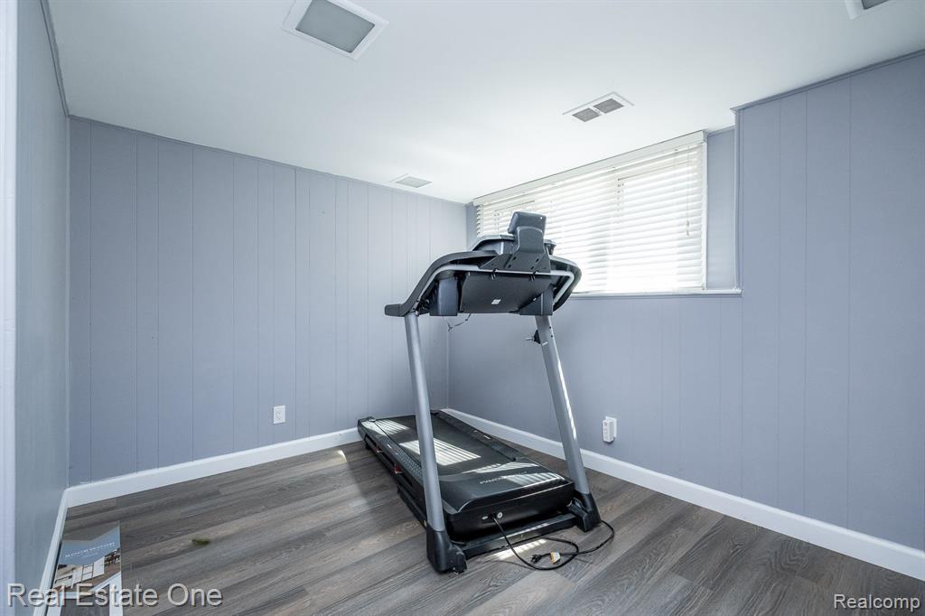 6534 RED CEDAR Lane, West Bloomfield, MI 48324 — Photo 31