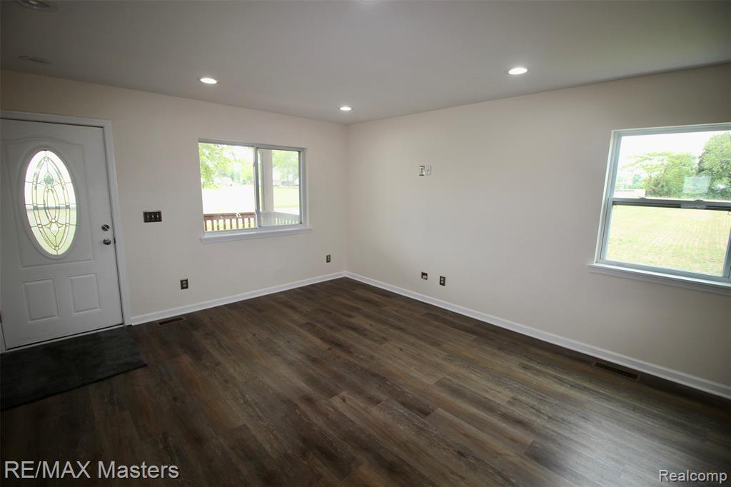 5053 Trombley Road, Newport, MI 48166 — Photo 6