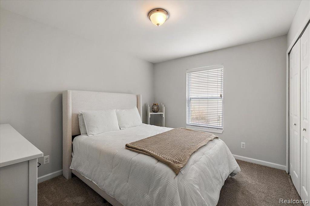 7611 Peninsula, Waterford, MI 48327 — Photo 24