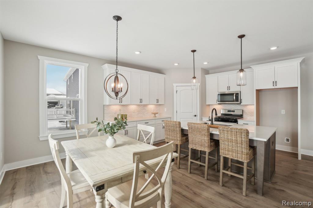677 Round Rock Dr, Howell, MI 48843 — Photo 9