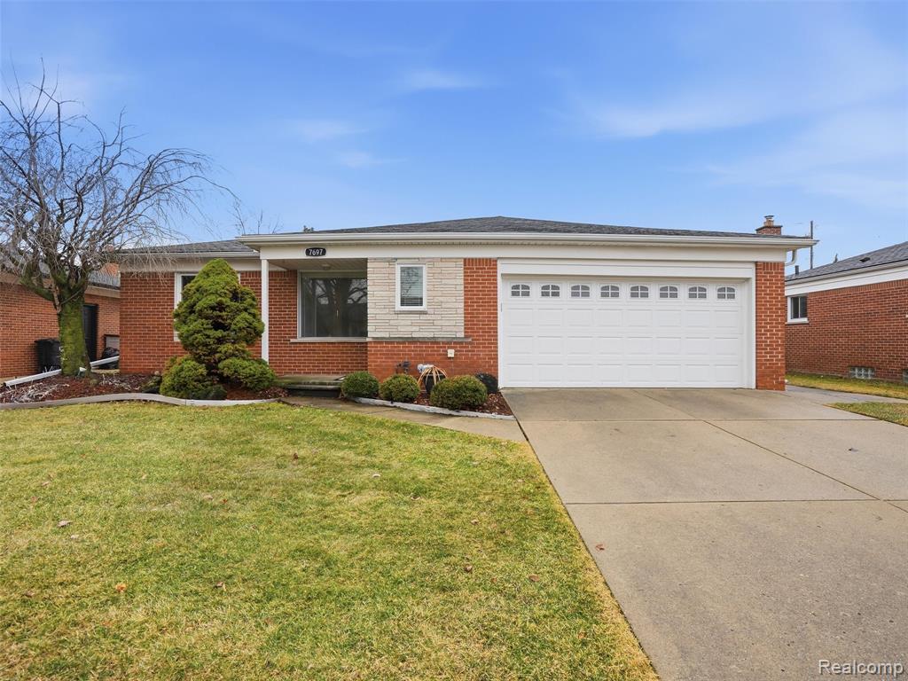 7697 Carrousel Boulevard, Westland, MI — Photo 4