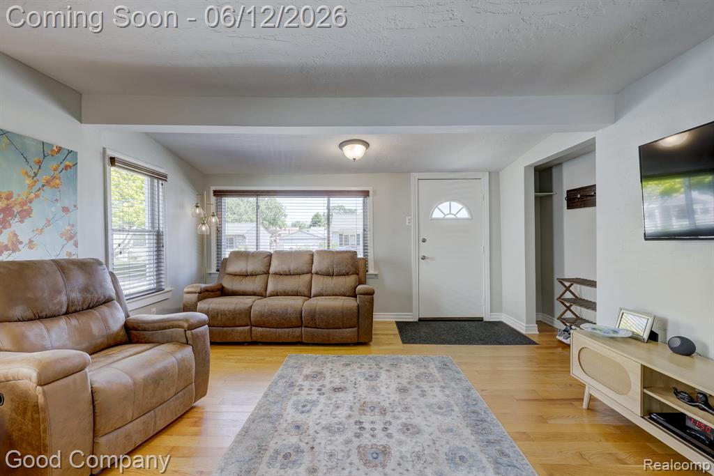 45 W Morehouse Avenue, Hazel Park, MI 48030 — Photo 4