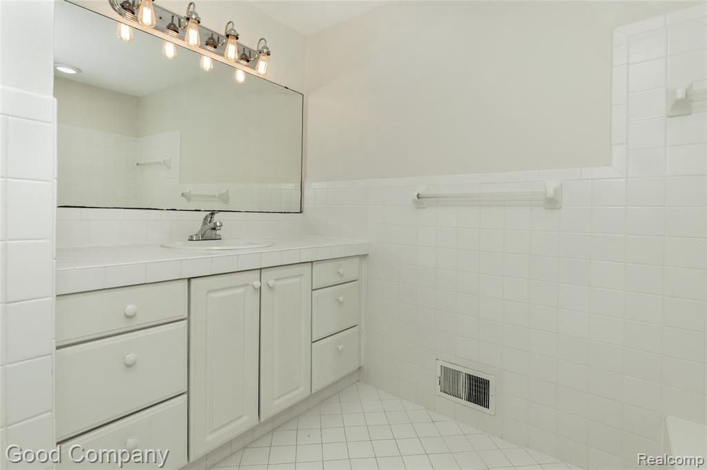 880 Notre Dame Street, Grosse Pointe, MI 48230 — Photo 16