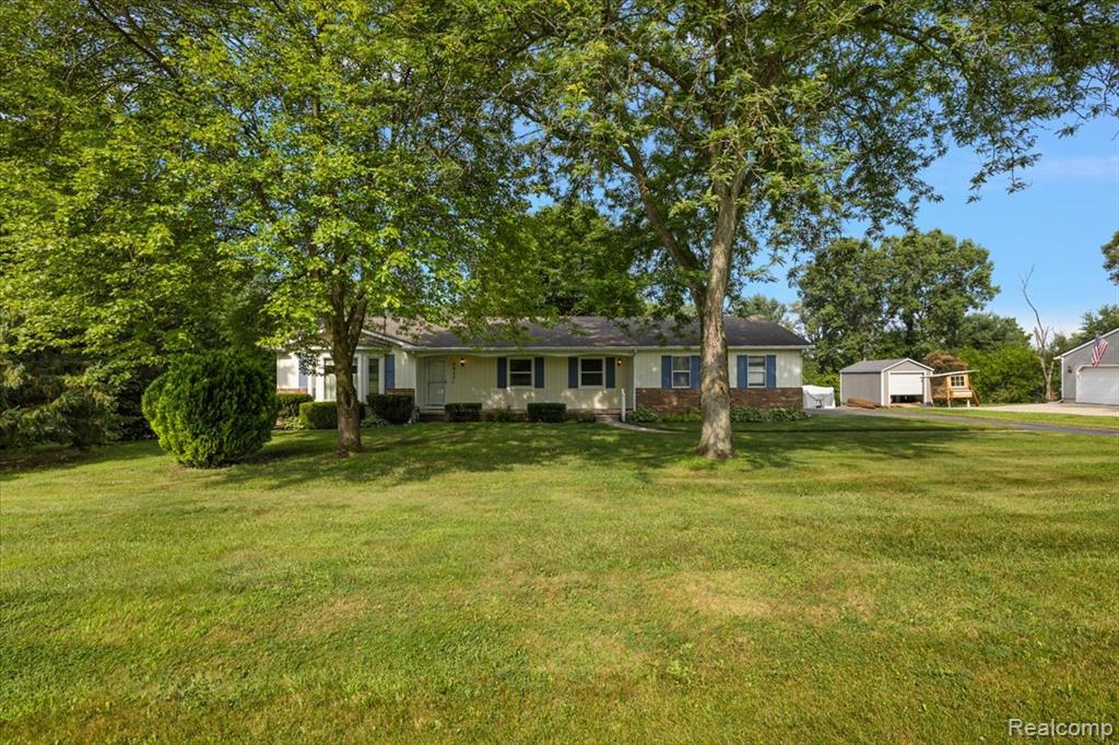 2947 SUN TERRACE Drive, Hartland, MI 48353 — Photo 48