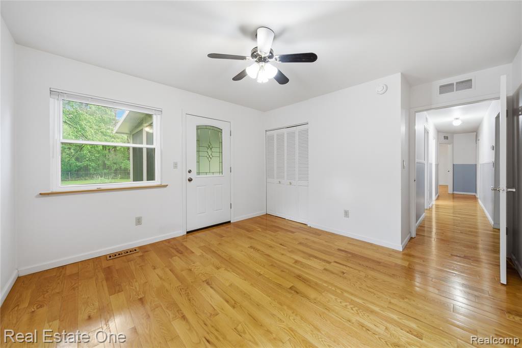 9715 Galatian Drive, Whitmore Lake, MI 48189 — Photo 18