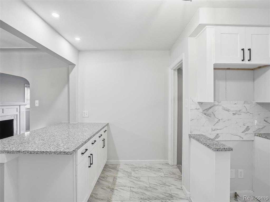 18684 Murray Hill Street, Detroit, MI 48235 — Photo 14