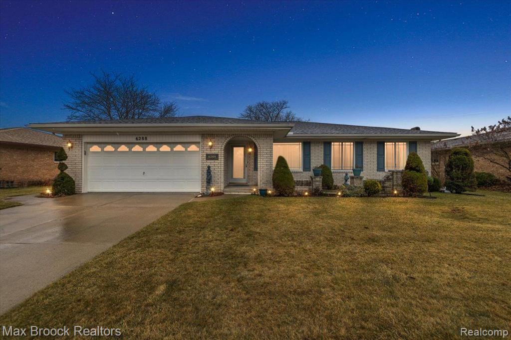 6288 CRESCENT WAY Drive, Troy, MI 48085 — front exterior