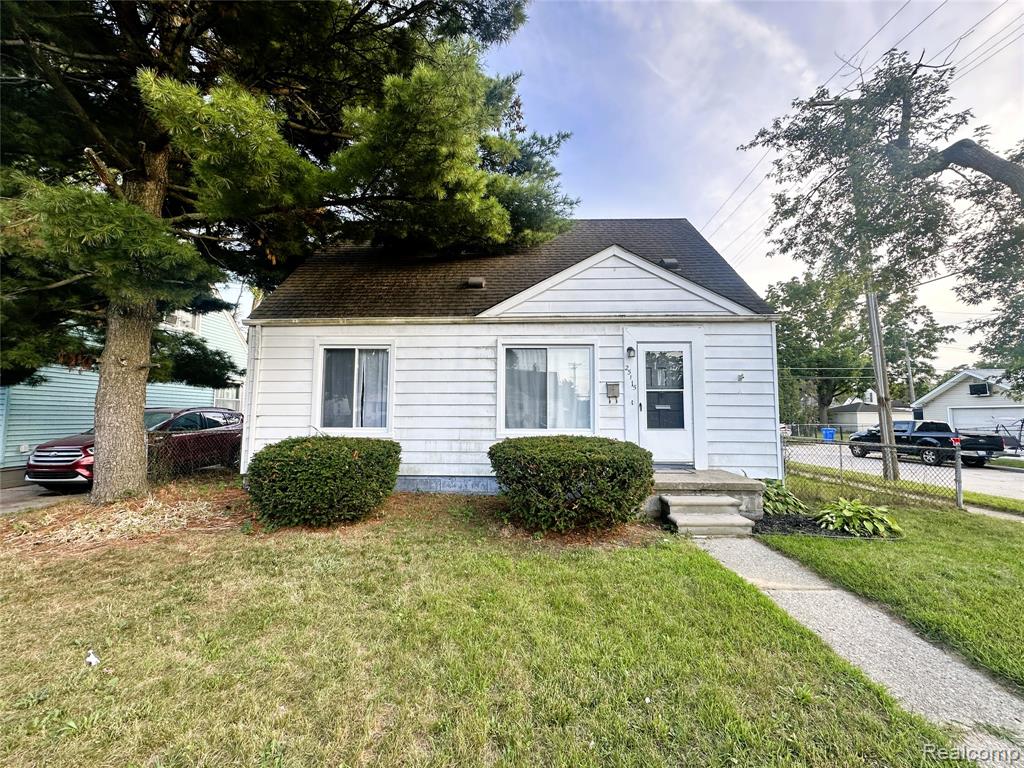 25115 Andover Drive, Dearborn Heights, MI 48125