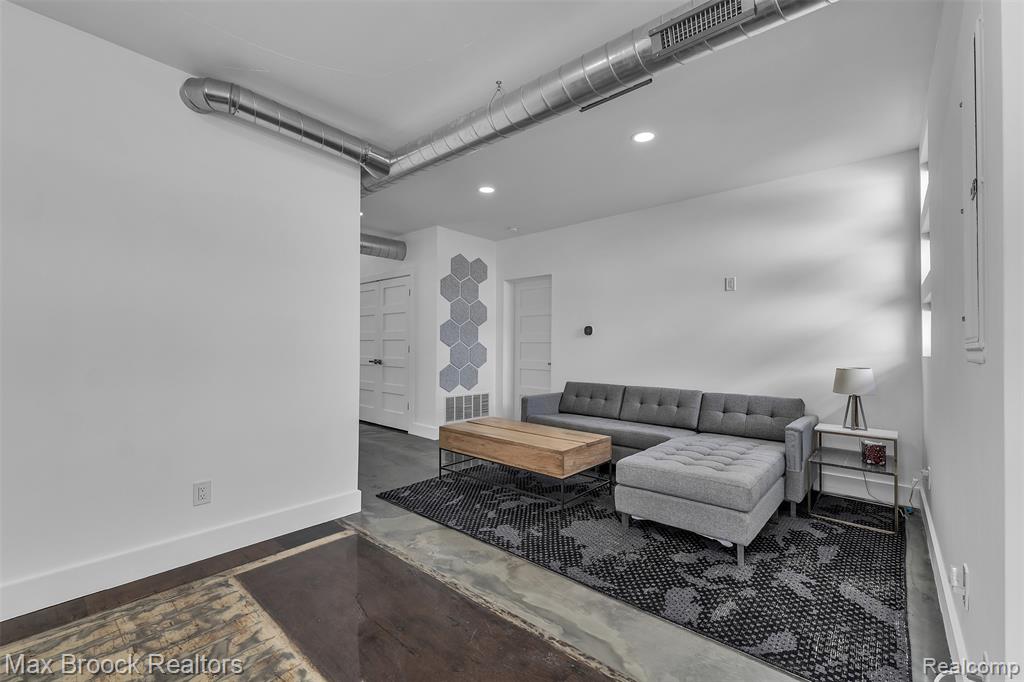 51 E Shevlin Avenue, Hazel Park, MI 48030 — Photo 23