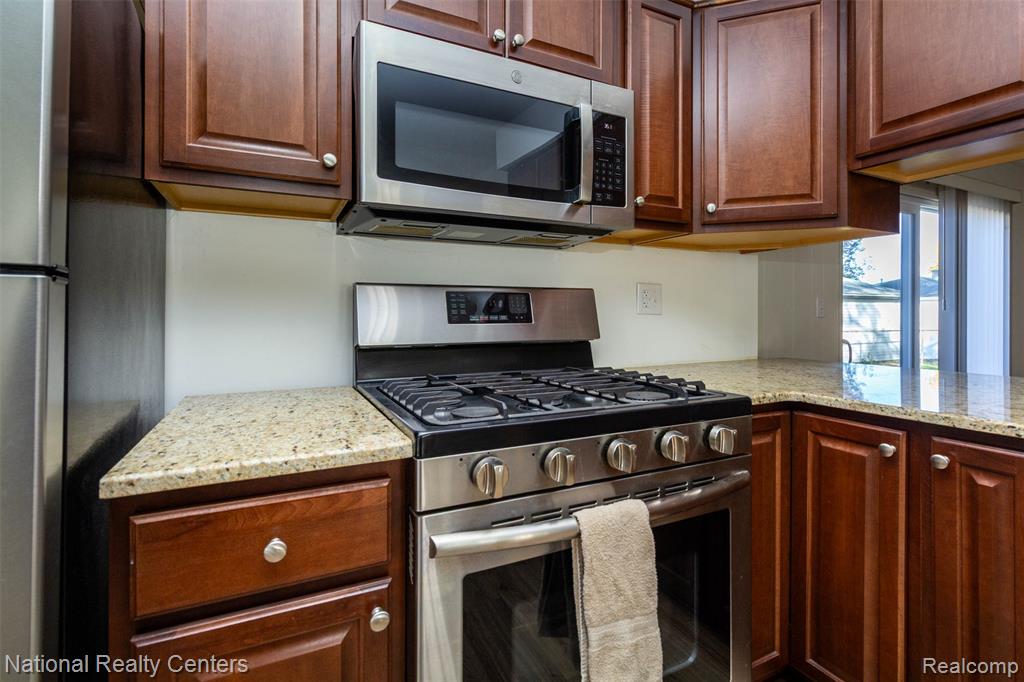 511 S Bryar Street, Westland, MI 48186 — Photo 18