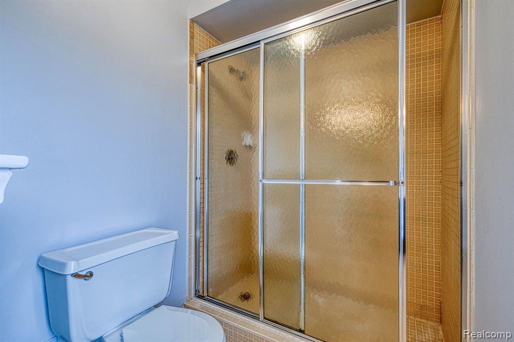 26188 SUMMERDALE Drive, Southfield, MI 48033 — Photo 23