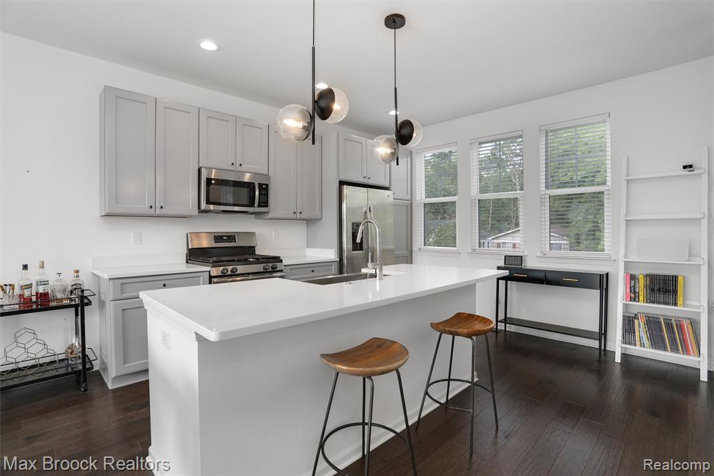 395 Glendale Lane, Ferndale, MI 48220 — Photo 14