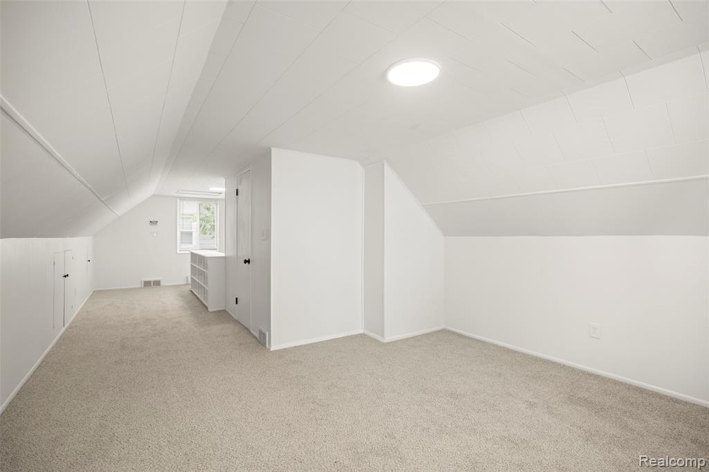 24691 Kipling Street, Oak Park, MI 48237 — Photo 19