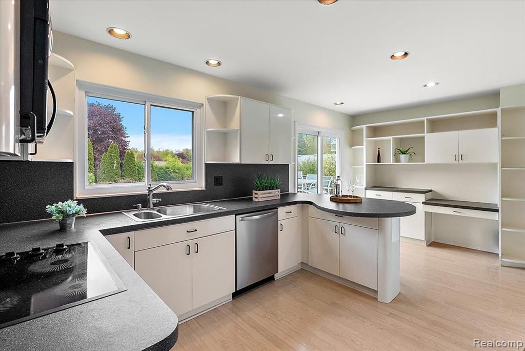 2832 Warrior Drive, Wixom, MI 48393 — Photo 16