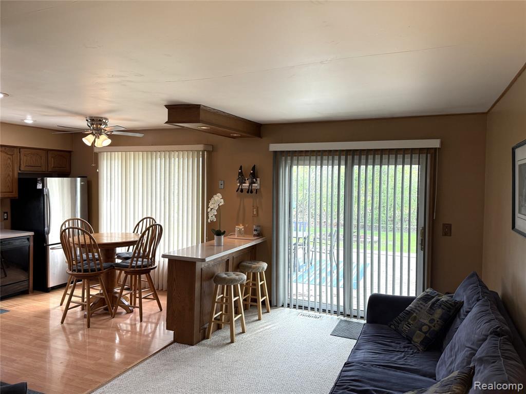 27860 Park Court, Madison Heights, MI 48071 — Photo 10