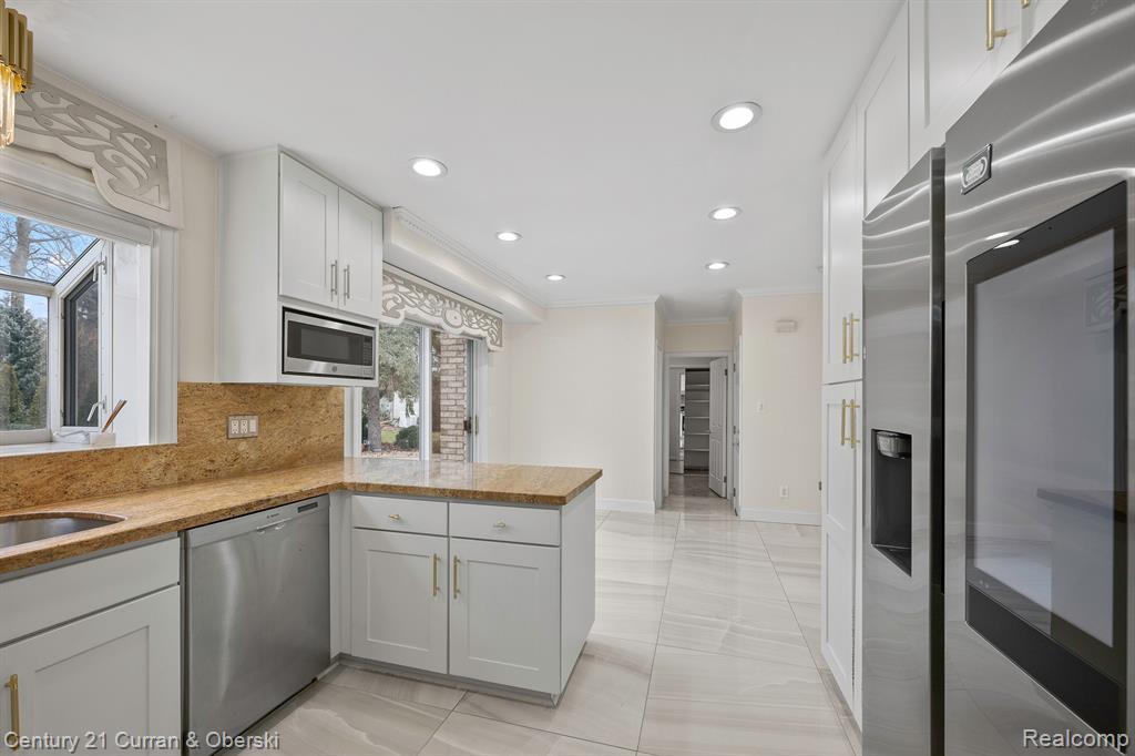 42185 BAINTREE Circle, Northville, MI 48168 — Photo 10