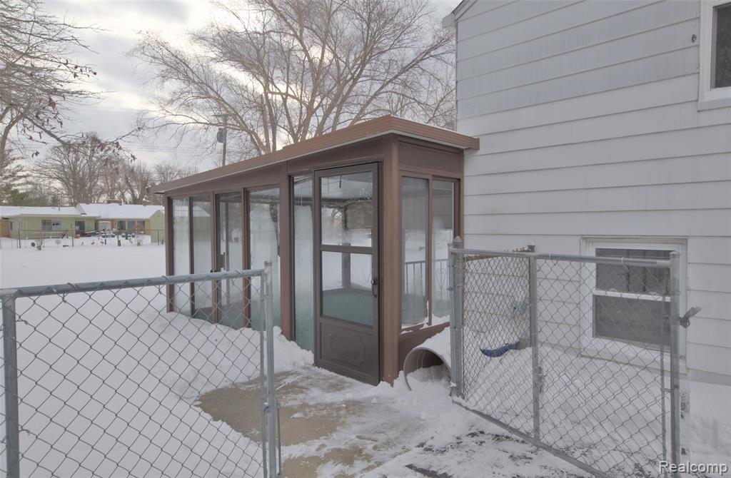 9249 Whitall Lane, Grosse Ile, MI 48138 — Photo 17