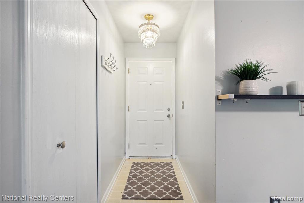 42595 LILLEY POINTE Drive, Canton, MI 48187 — Photo 4