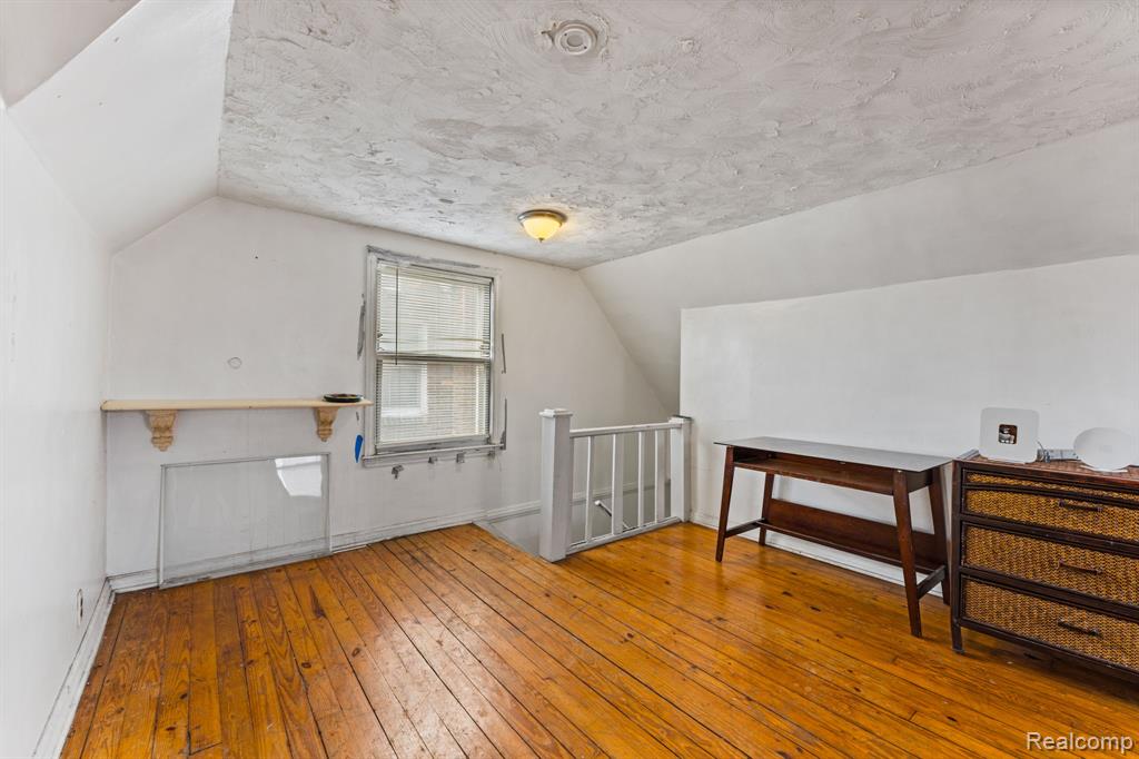 9230 Hartwell Street, Detroit, MI 48228 — Photo 10