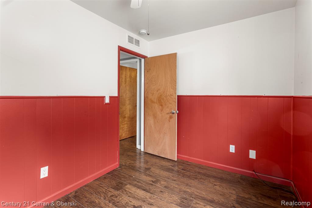 4924 HAZEL Street, Dearborn Heights, MI 48125 — Photo 14