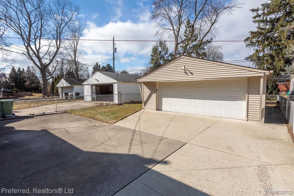 9980 HUBERT Avenue, Allen Park, MI 48101 — Photo 23