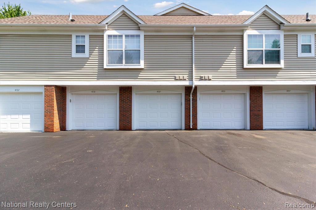 4727 BERKSHIRE Drive, 197, Sterling Heights, MI 48314 — Photo 19