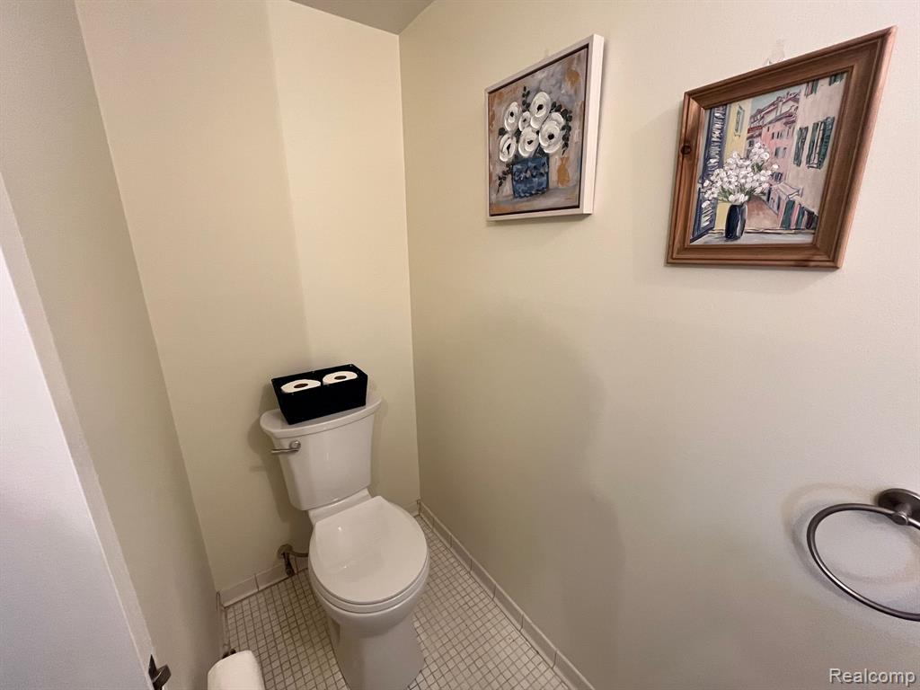 23025 Liberty Street, 13, Saint Clair Shores, MI 48080 — Photo 17