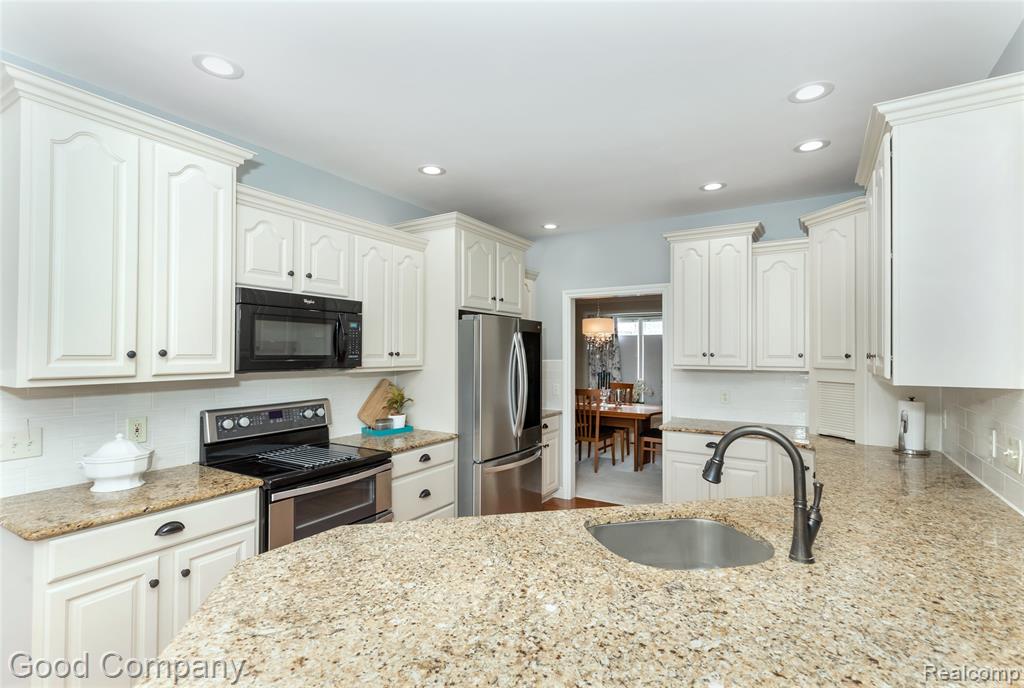 7526 Summer Breeze Trail, Howell, MI 48843 — Photo 11