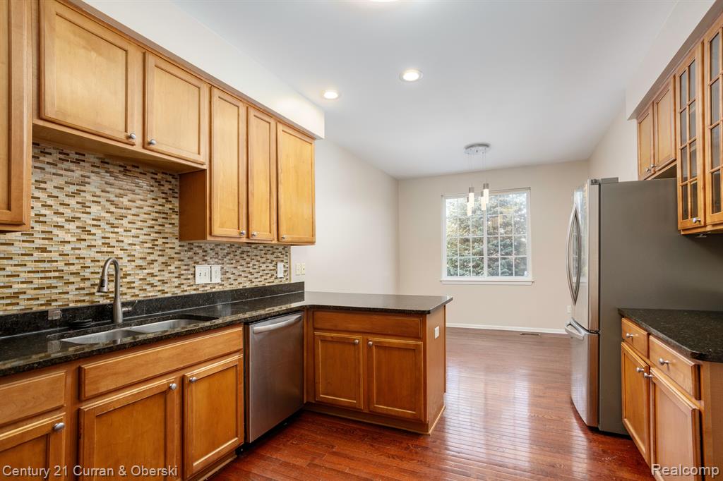 29428 Weston Drive, 124, Novi, MI 48377 — Photo 9