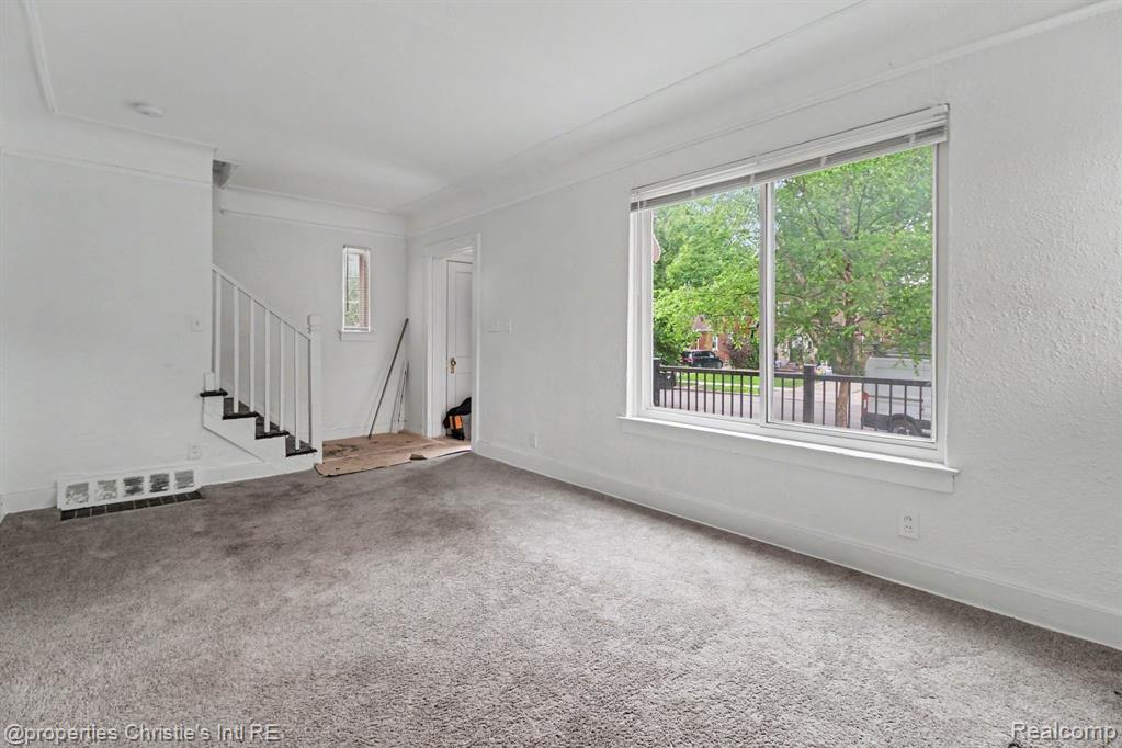 5911 YORKSHIRE Road, Detroit, MI 48224 — Photo 2