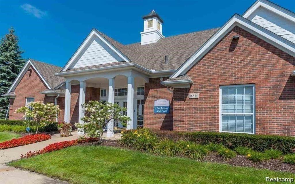 45622 WARWICK Drive, Macomb, MI 48044 — Photo 32